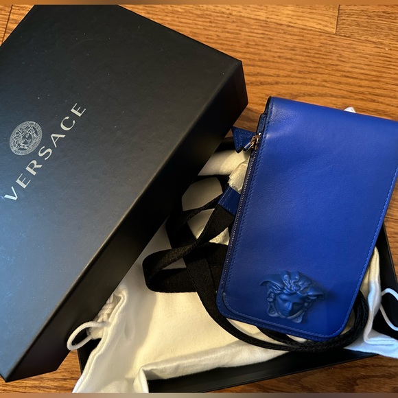 Versace mini cross-body (NEW) AUTHENTIC - Picture 12 of 12